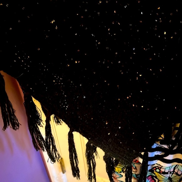 Beautiful black w/ gold sequins shawl. Perfect paired with leggings & jeans!NWOT - Picture 7 of 7